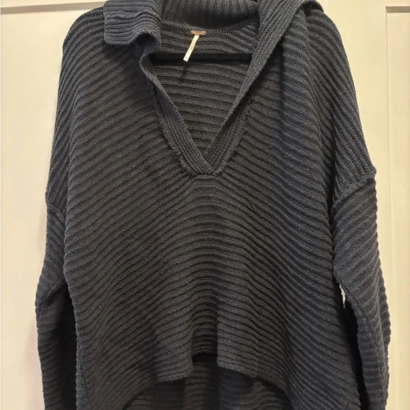 Free People Charcoal V-Neck Oversized Sweater - Picture 2 of 5
